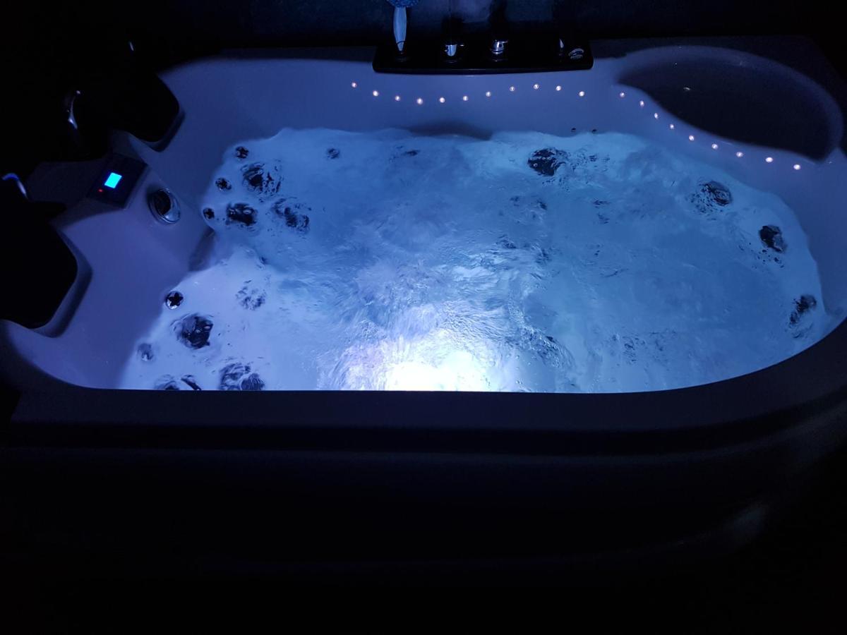 Lights Spa National Arena Mega Mall Monza Bucureşti Ngoại thất bức ảnh