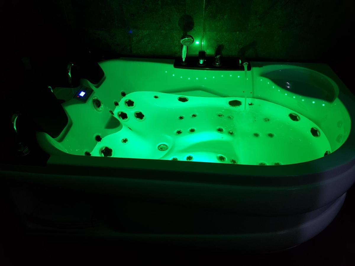 Lights Spa National Arena Mega Mall Monza Bucureşti Ngoại thất bức ảnh